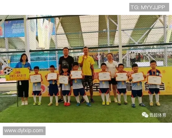 上海足球队转型之路的探索与挑战：城市联赛特别报道